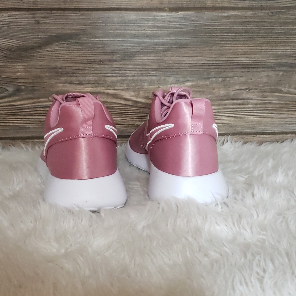 New Nike Roshe One Pink Satin Sneakers - Picture 4 of 7